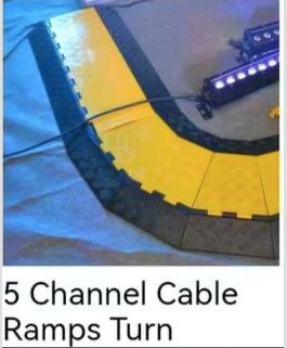 PROTEGE DE CABLE DE RAMPE TOURNANTE A 5 CANAUX