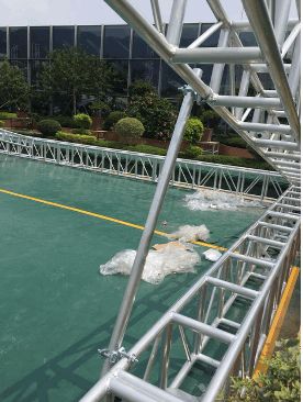 Ferme facile pour le toit 2M